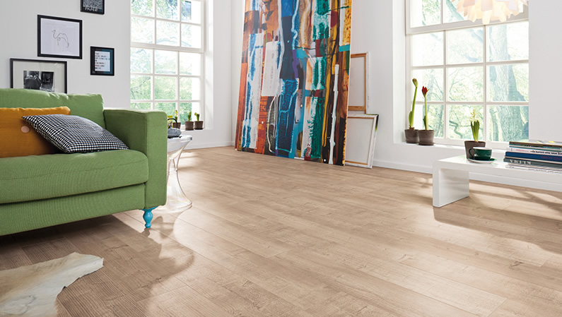 Ламинат Haro Tritty 100 дуб карамель 530305 фото в интерьере Ламинат Haro Tritty 100 дуб карамель 530305 фото в интерьере